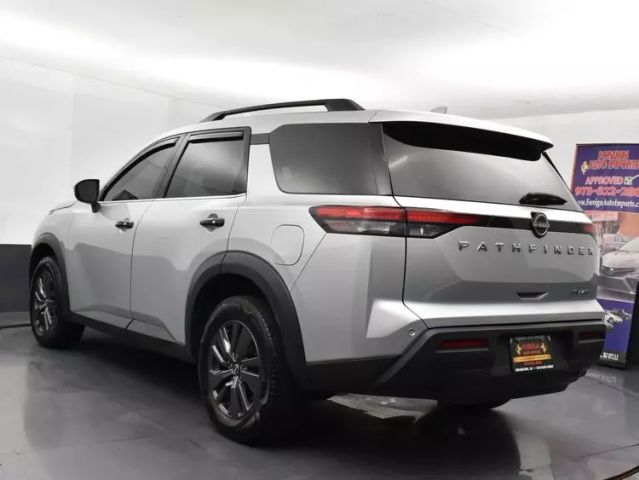 Vehicle image 7 of 35