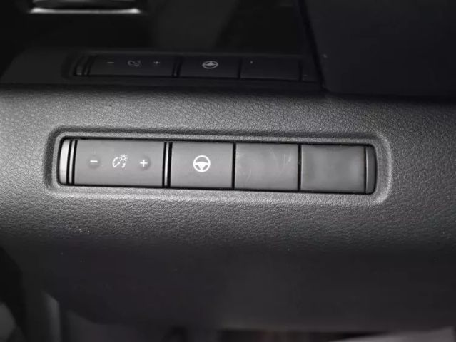 Vehicle image 19 of 35