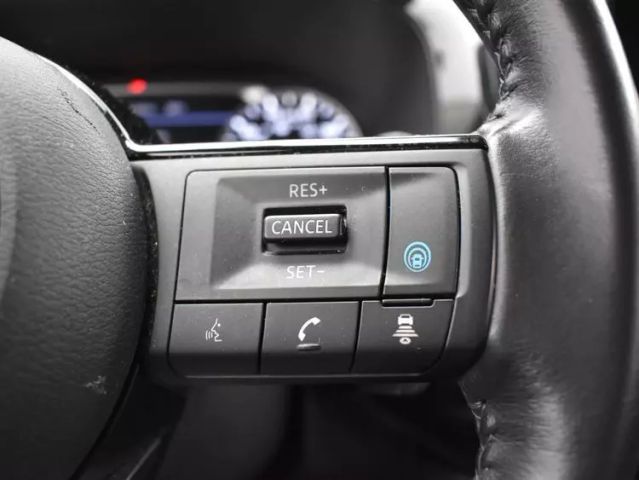 Vehicle image 20 of 35