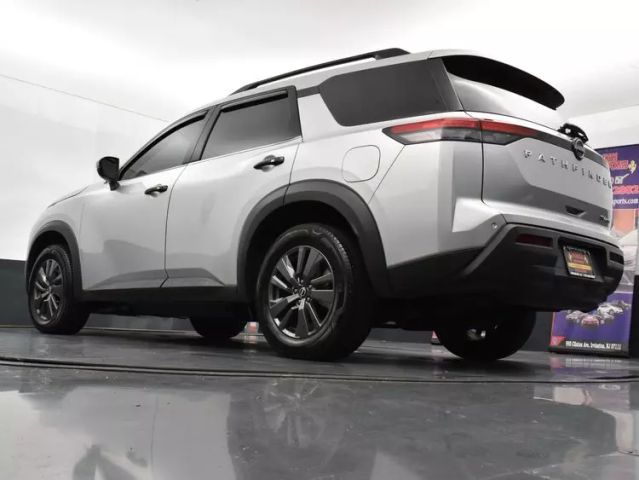 Vehicle image 8 of 35