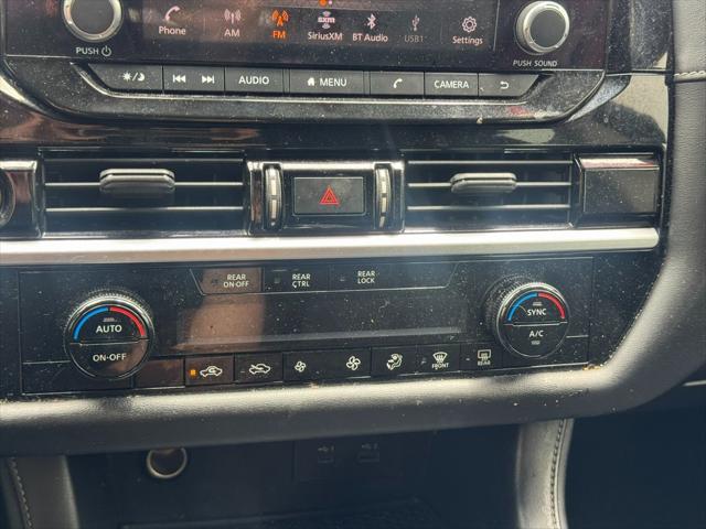 Vehicle image 20 of 25