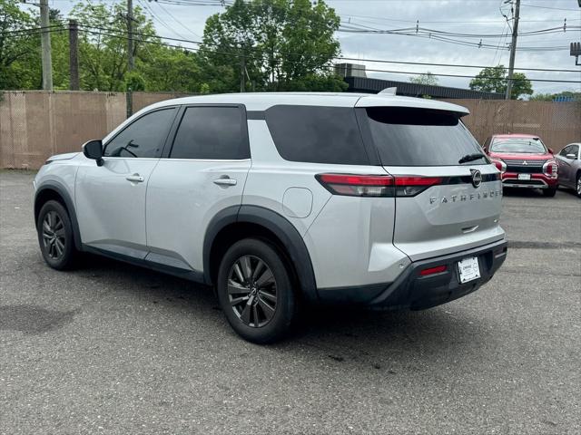 Vehicle image 7 of 25