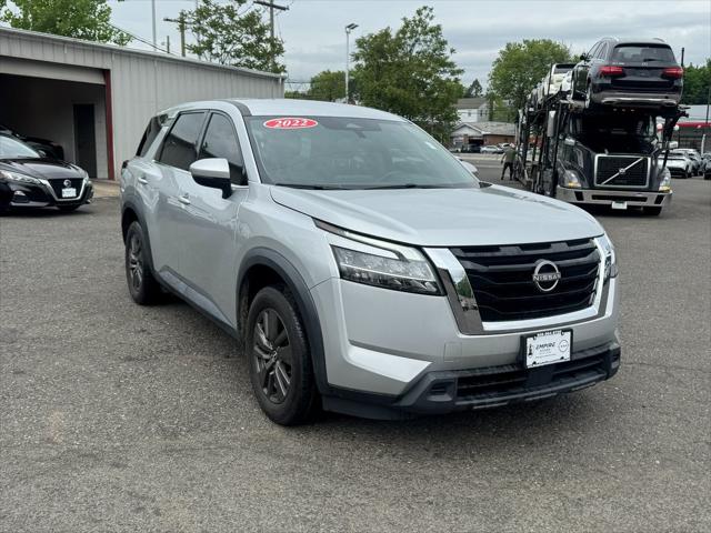 Vehicle image 3 of 25