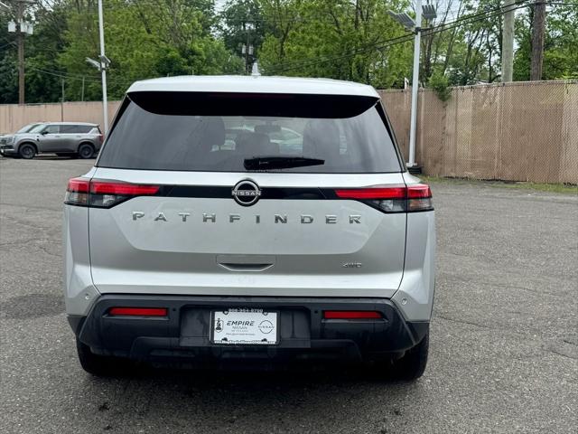 Vehicle image 6 of 25