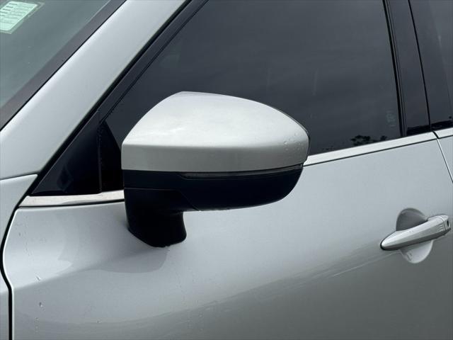 Vehicle image 11 of 25