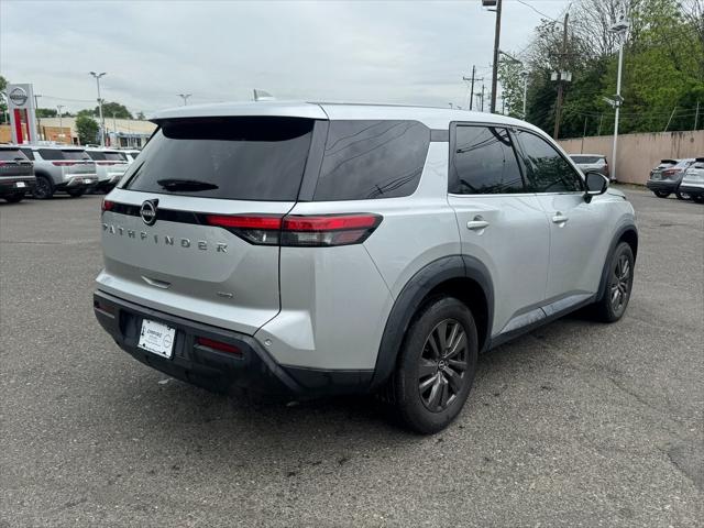 Vehicle image 5 of 25
