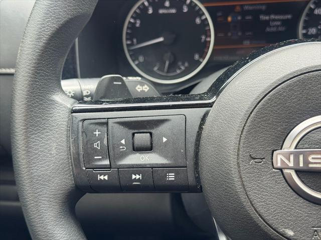 Vehicle image 24 of 25