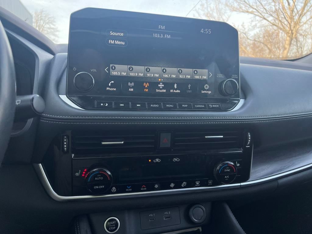 Vehicle image 15 of 27