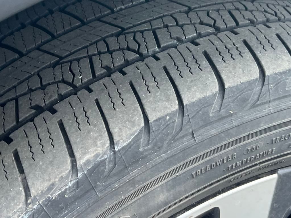 Vehicle image 22 of 27