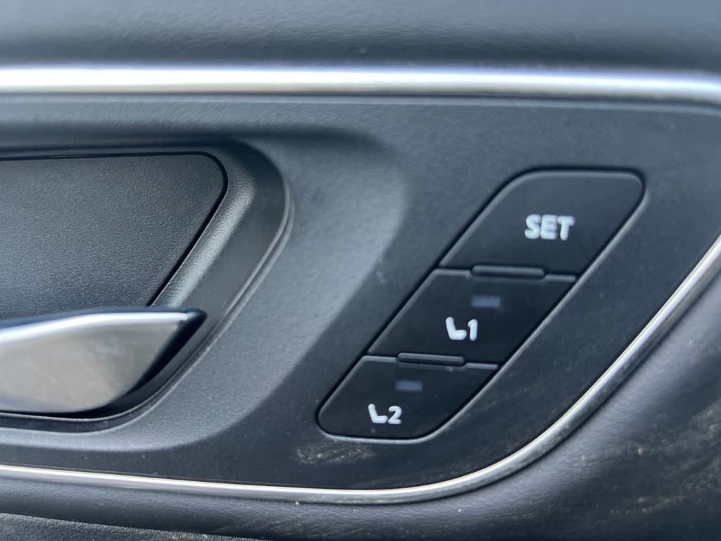 Vehicle image 13 of 27