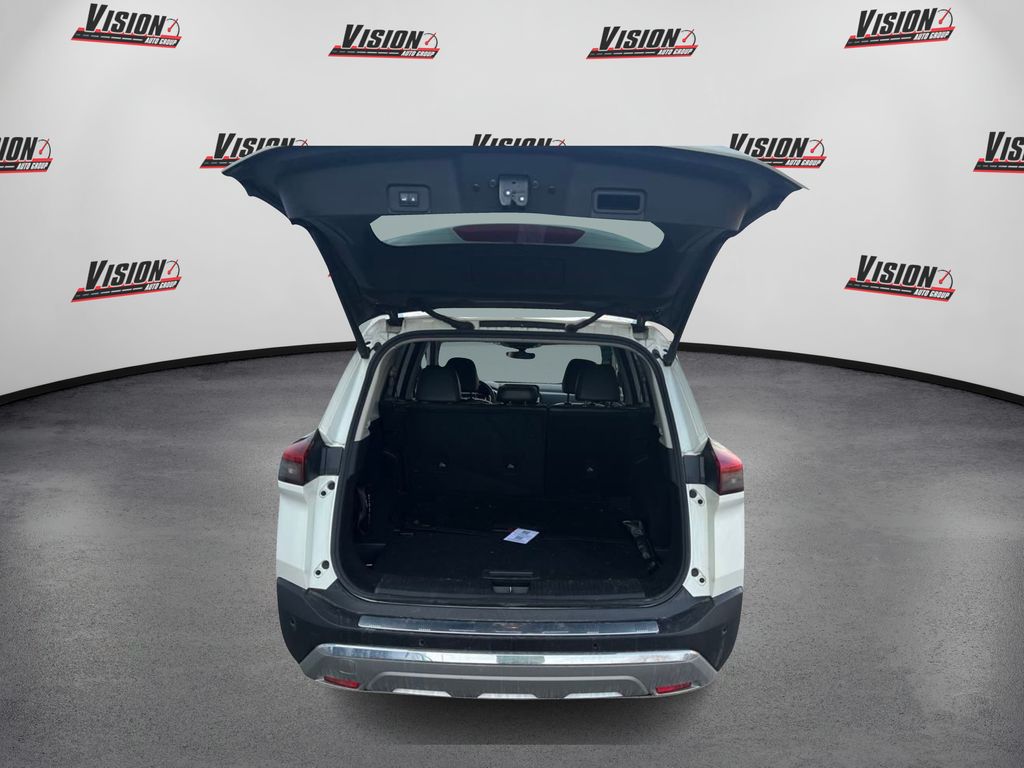 Vehicle image 24 of 27