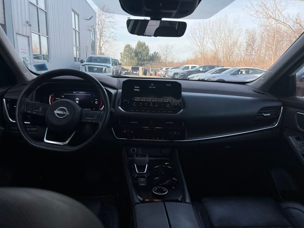 Vehicle image 9 of 27