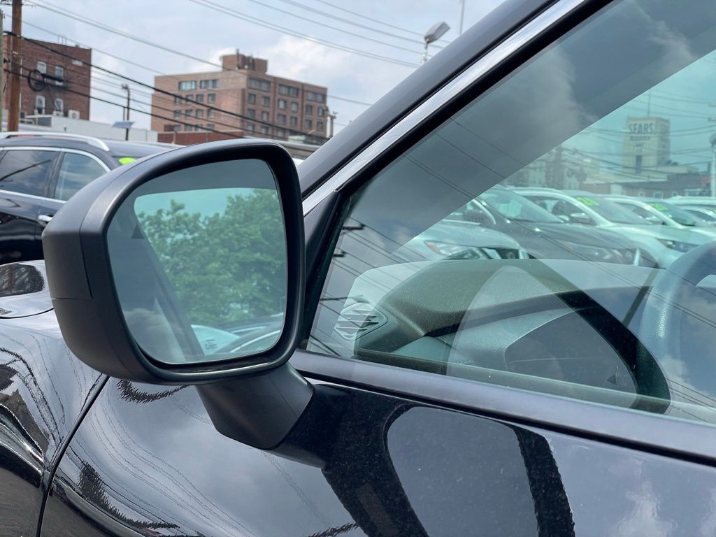 Vehicle image 12 of 22