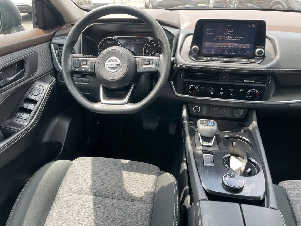 Vehicle image 11 of 22