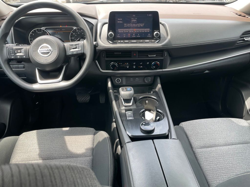 Vehicle image 10 of 22