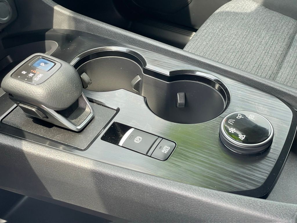 Vehicle image 17 of 22
