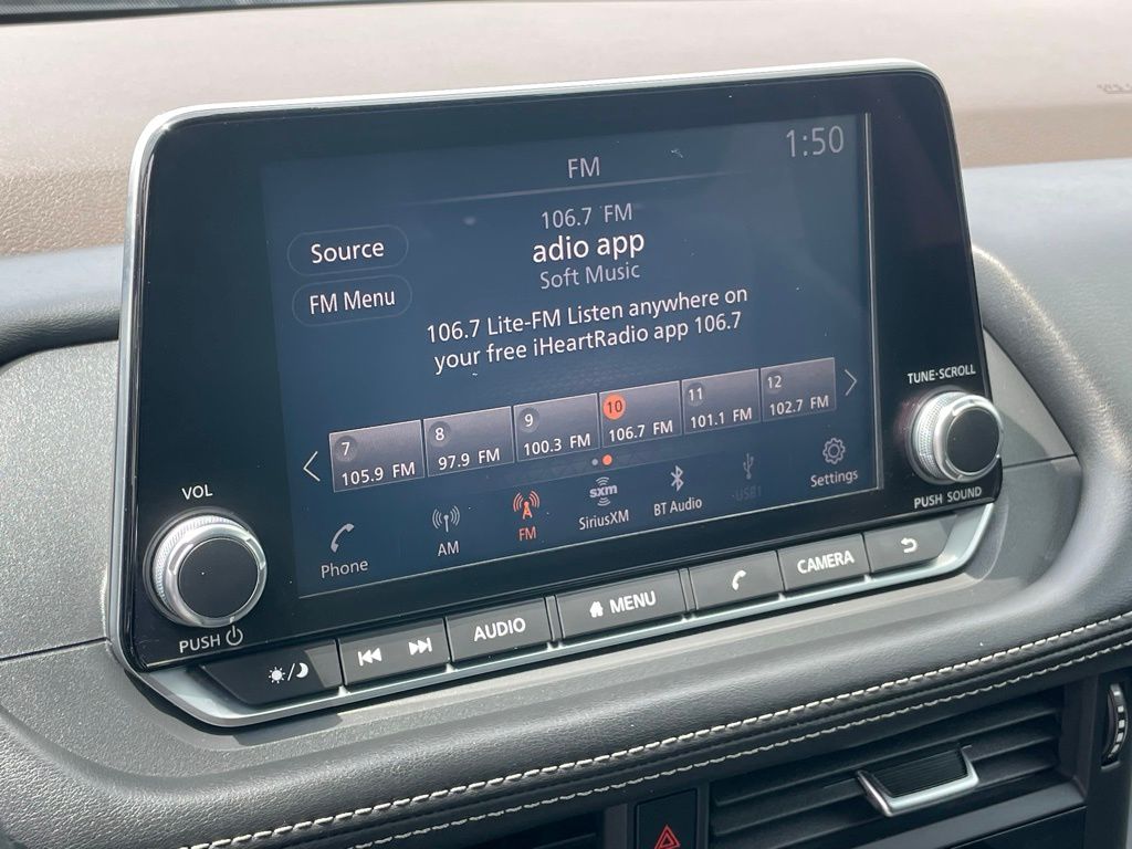 Vehicle image 13 of 22