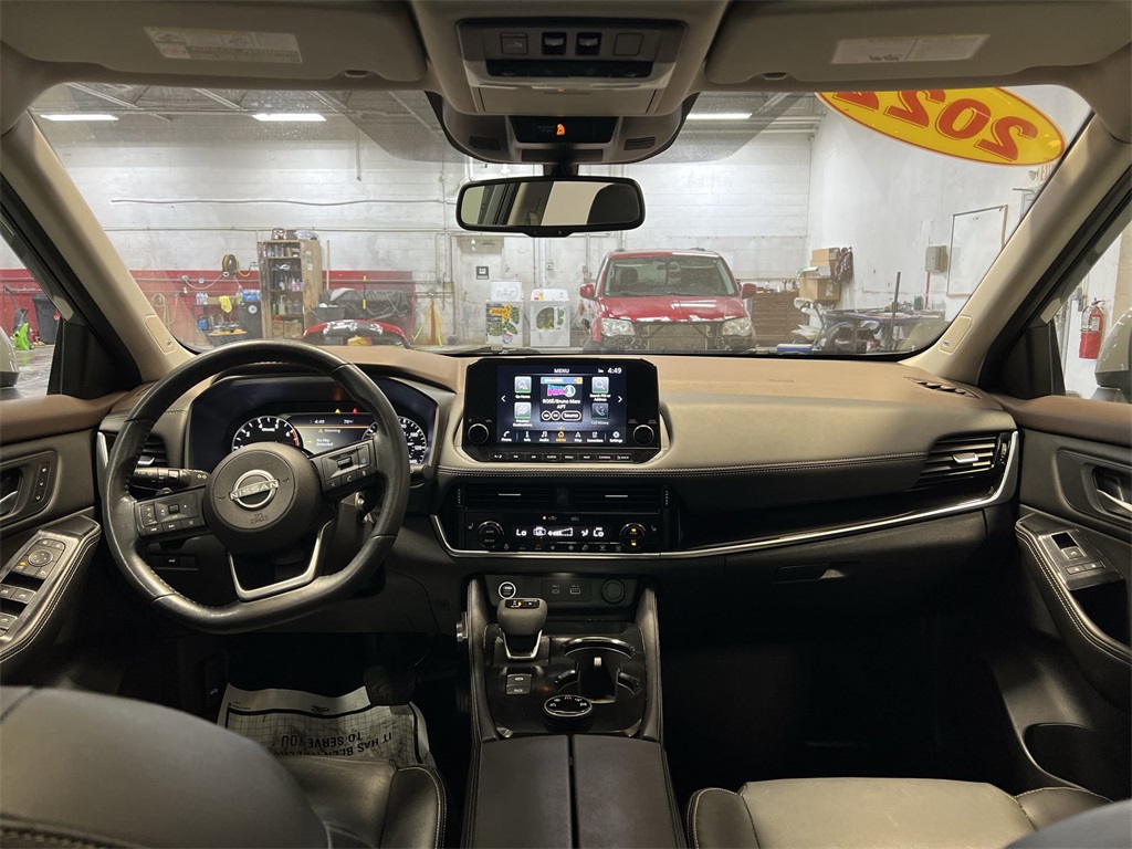 Vehicle image 20 of 32