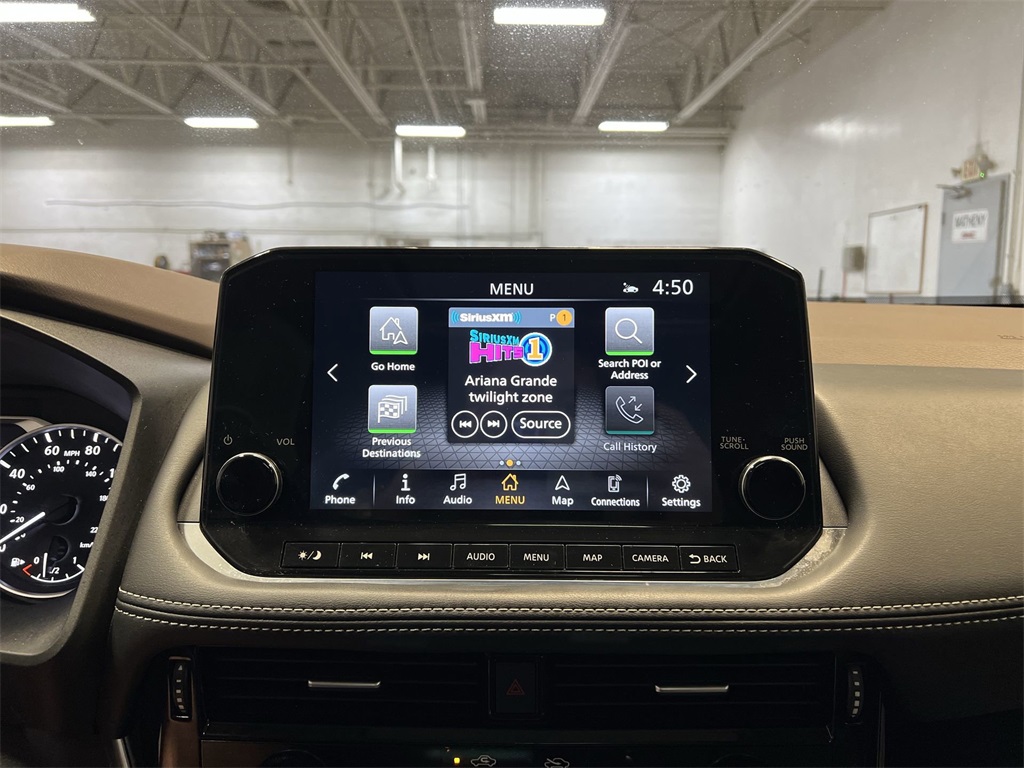 Vehicle image 13 of 32