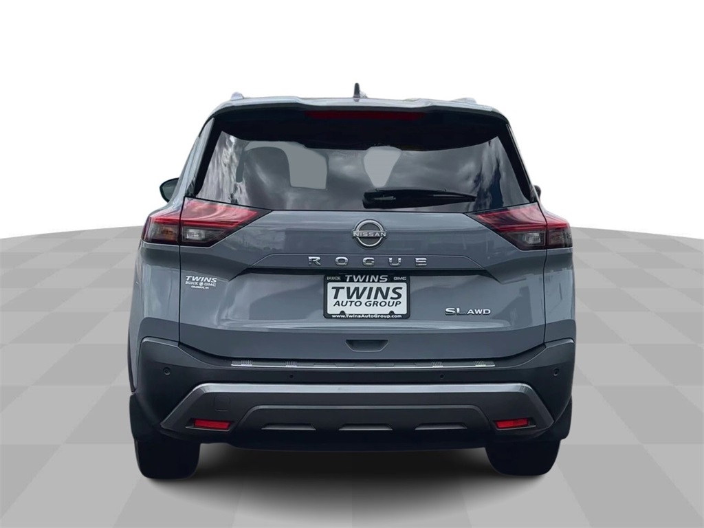 Vehicle image 7 of 32