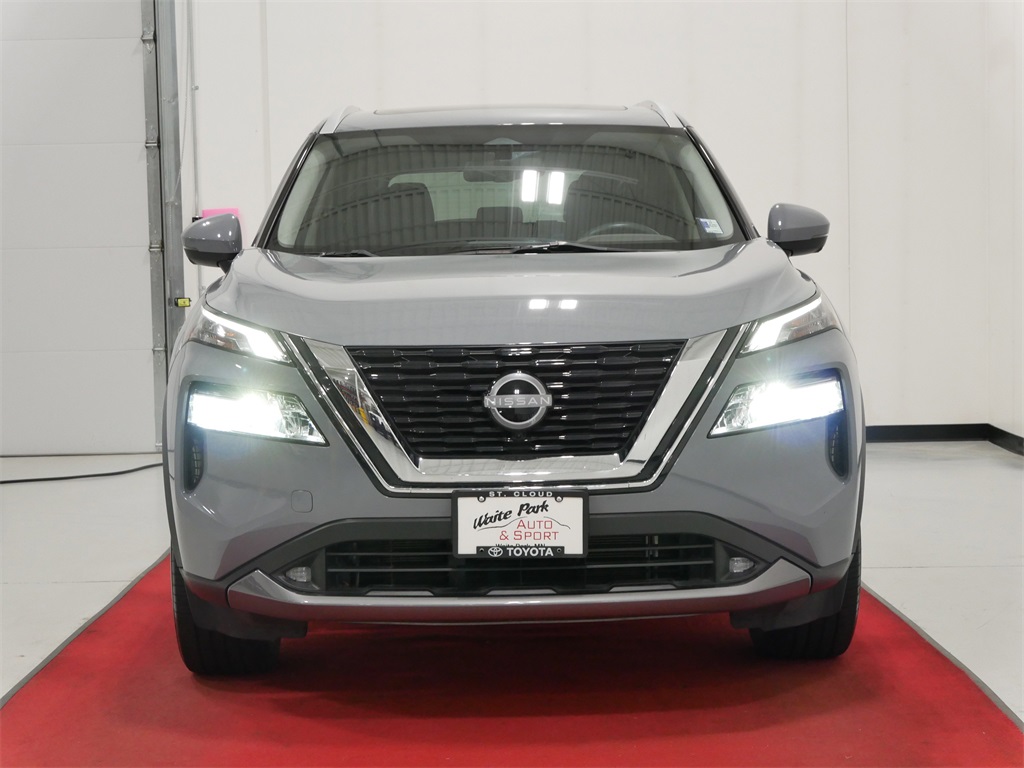Vehicle image 2 of 33