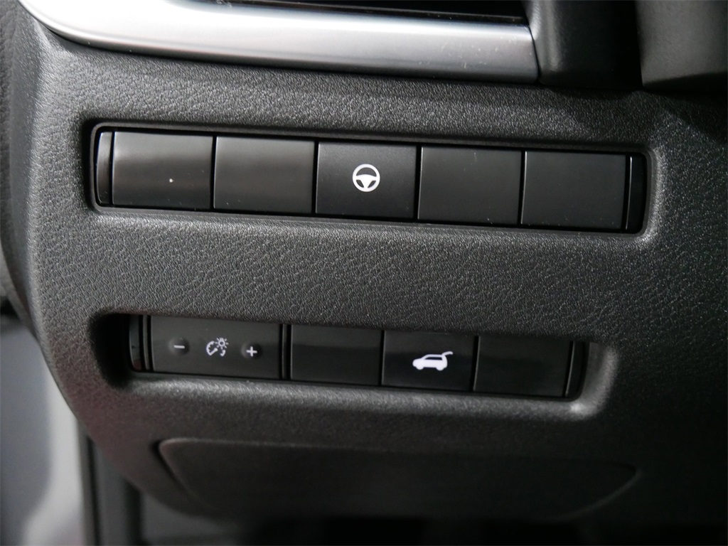 Vehicle image 16 of 33
