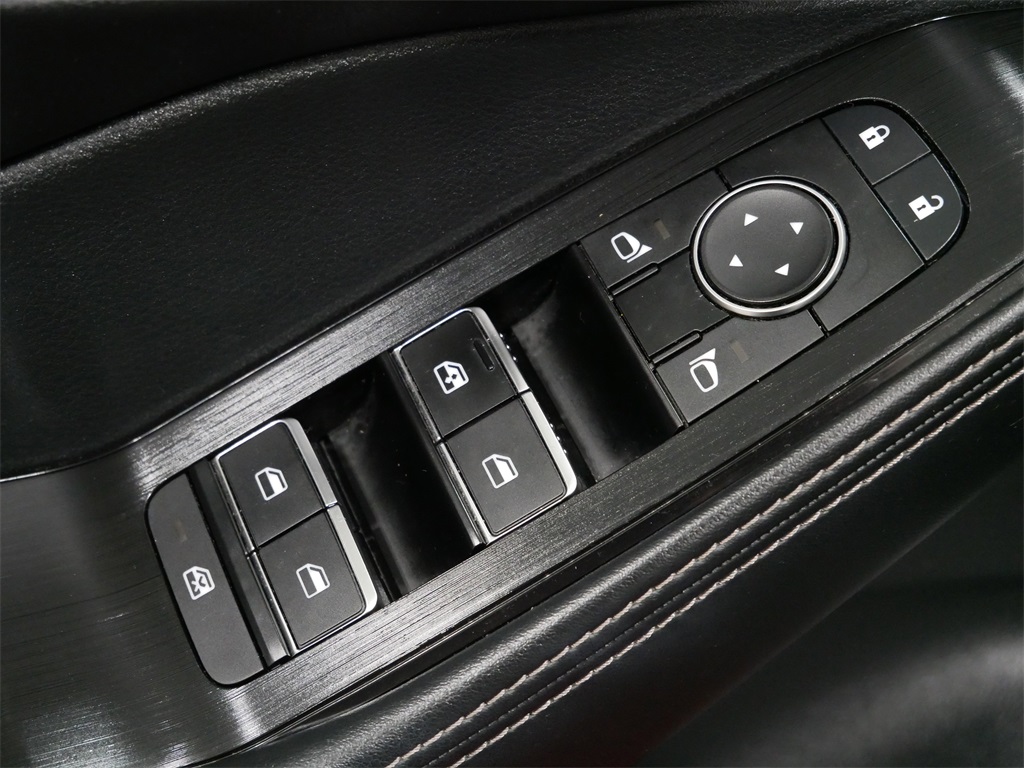 Vehicle image 15 of 33