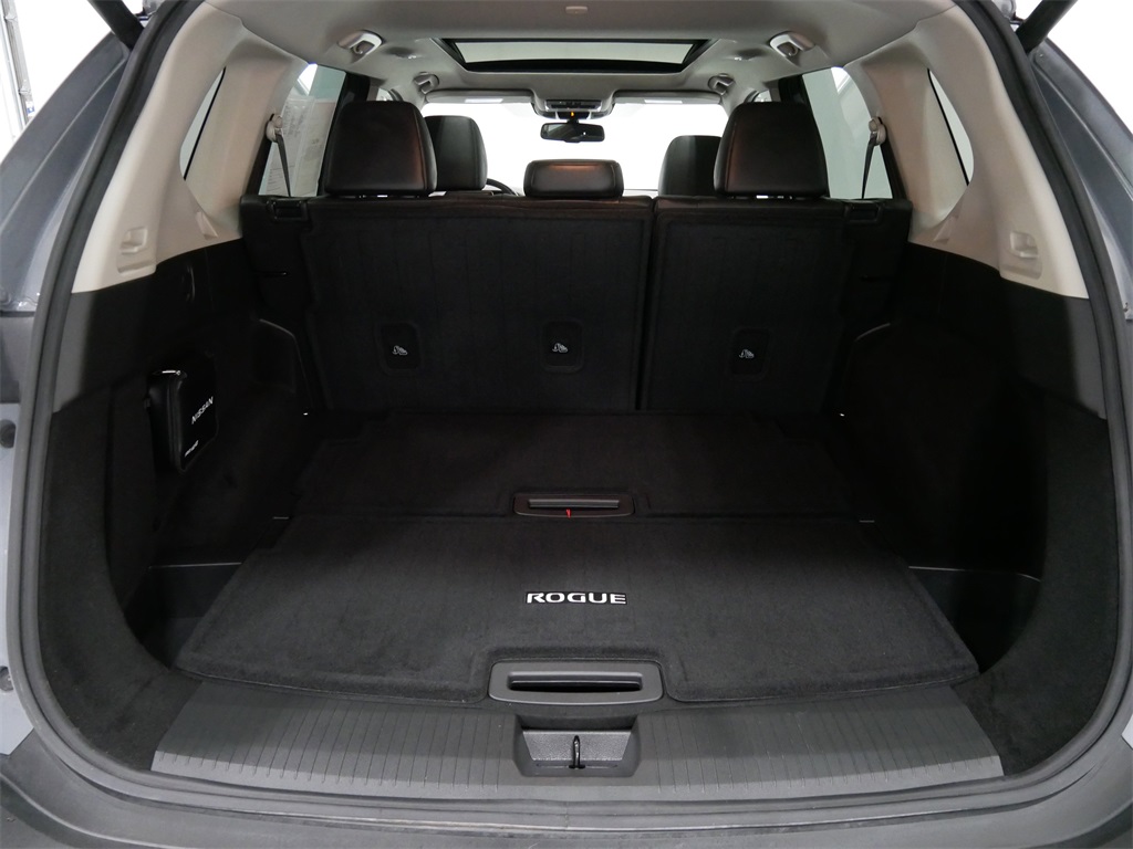 Vehicle image 24 of 33