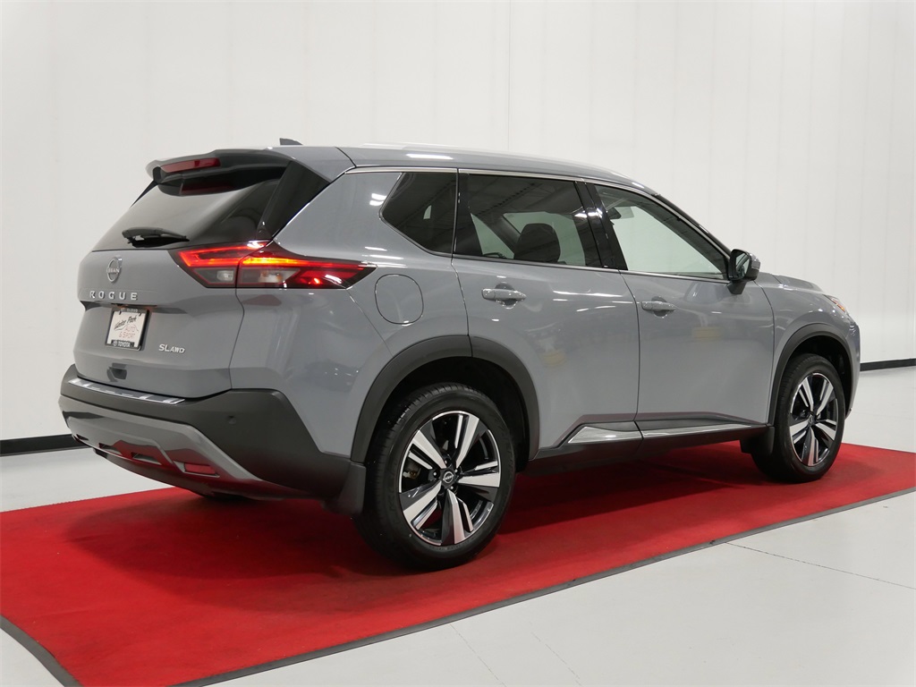 Vehicle image 5 of 33
