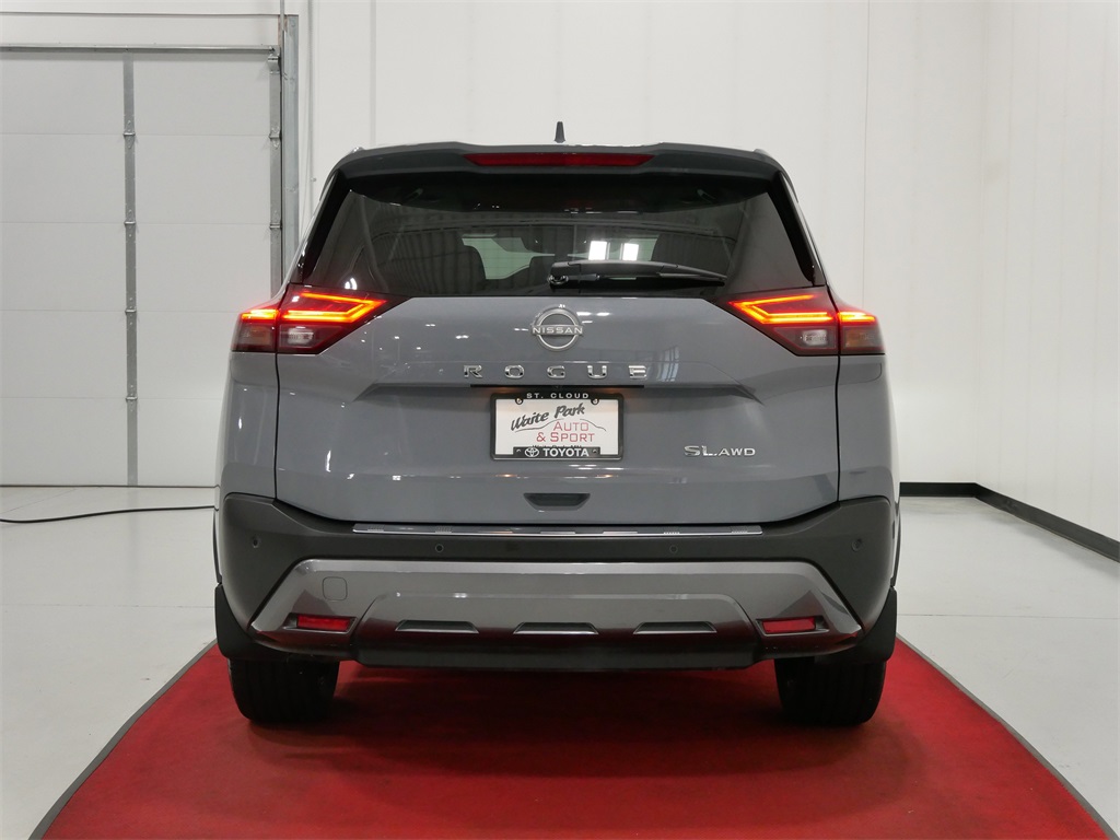 Vehicle image 6 of 33