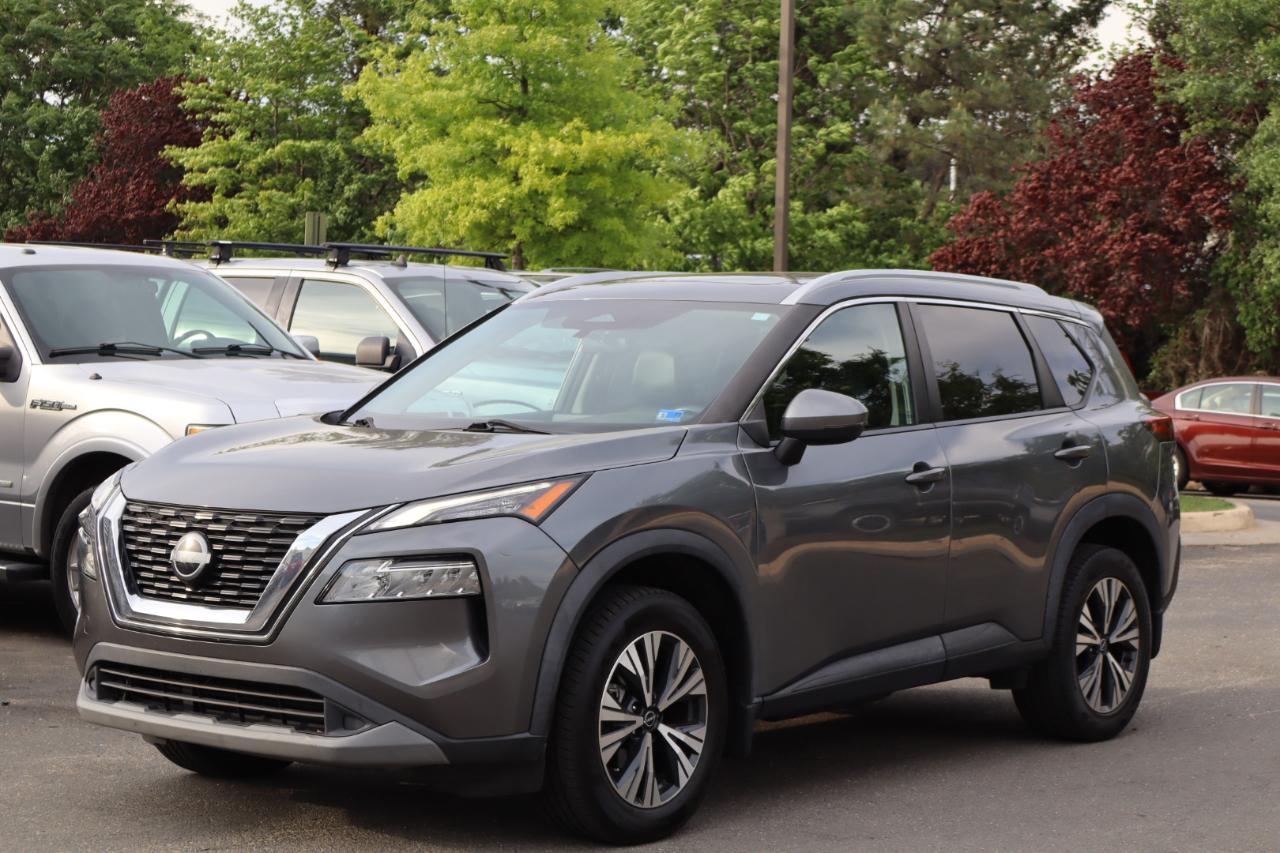2022 Nissan Rogue SV Image 1 of 34