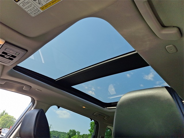 Vehicle image 13 of 31