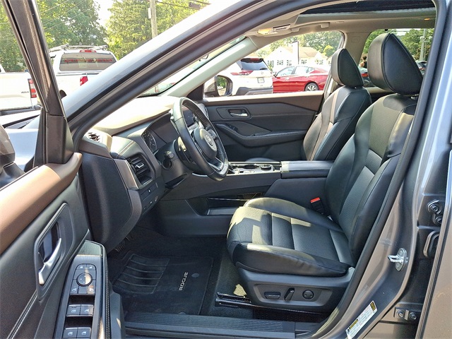 Vehicle image 11 of 31