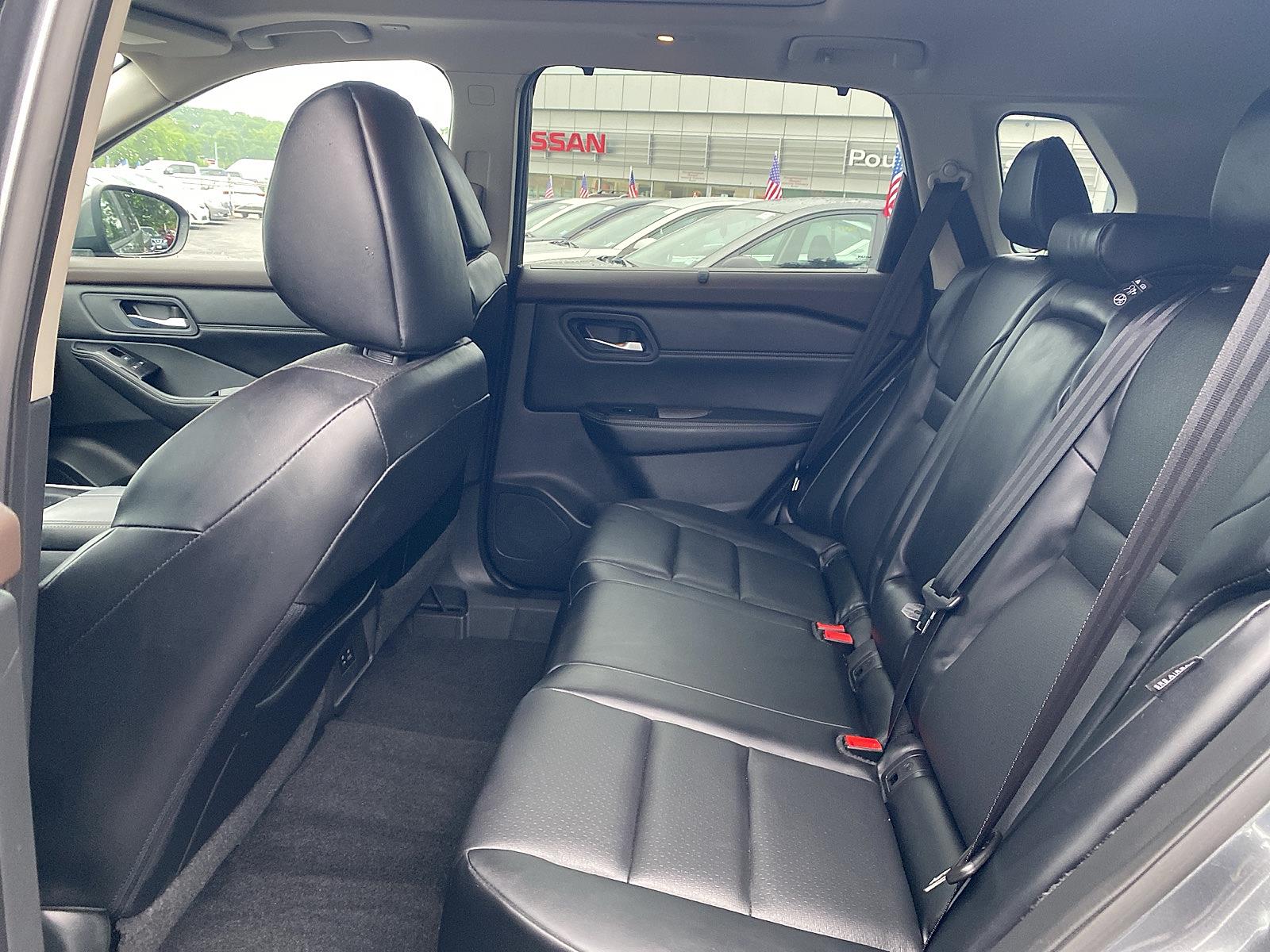 Vehicle image 10 of 26
