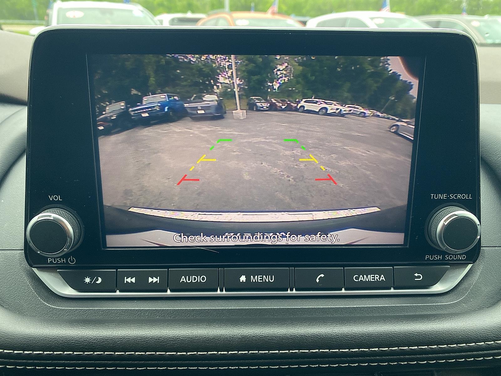 Vehicle image 15 of 26