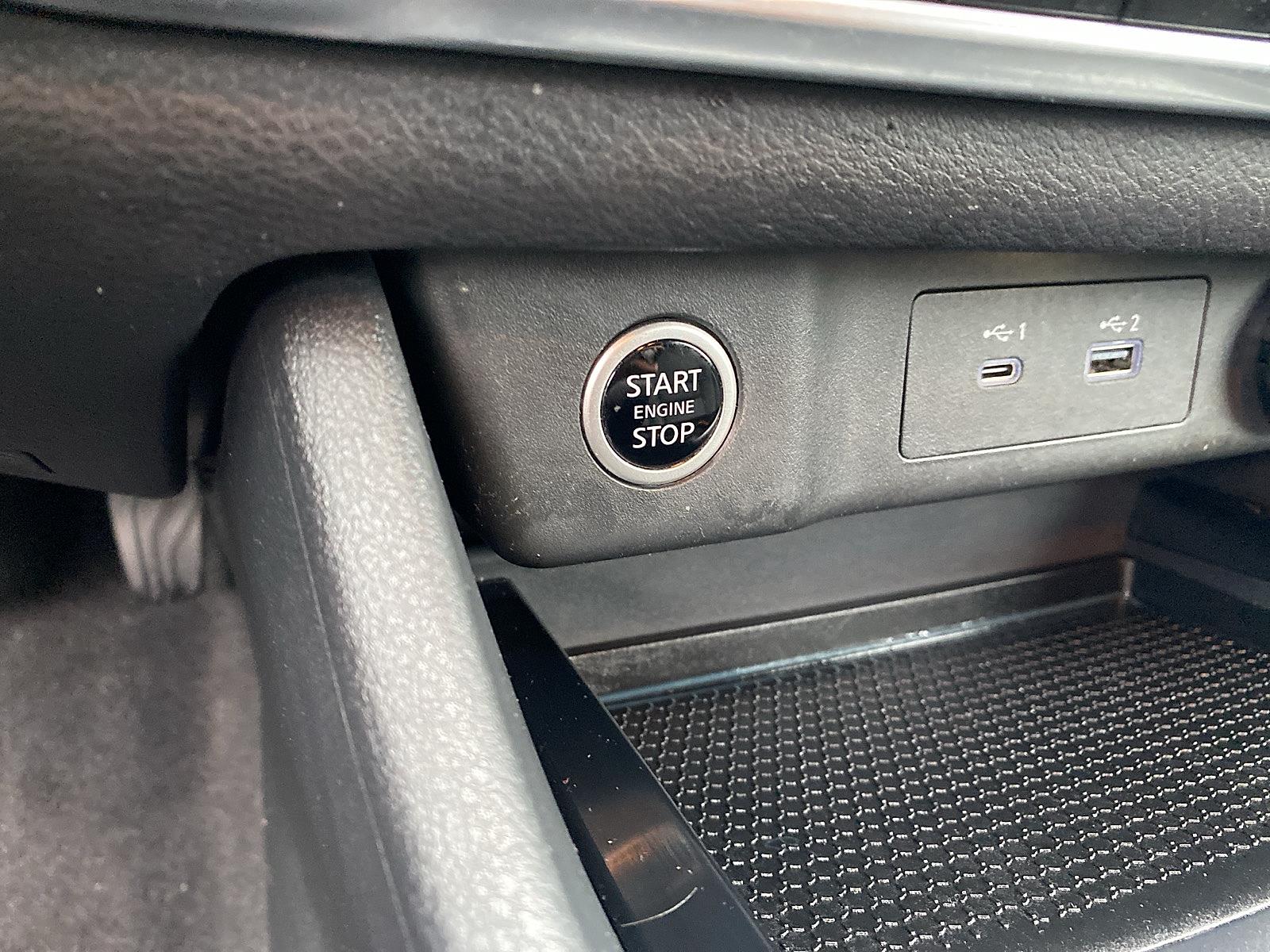 Vehicle image 19 of 26