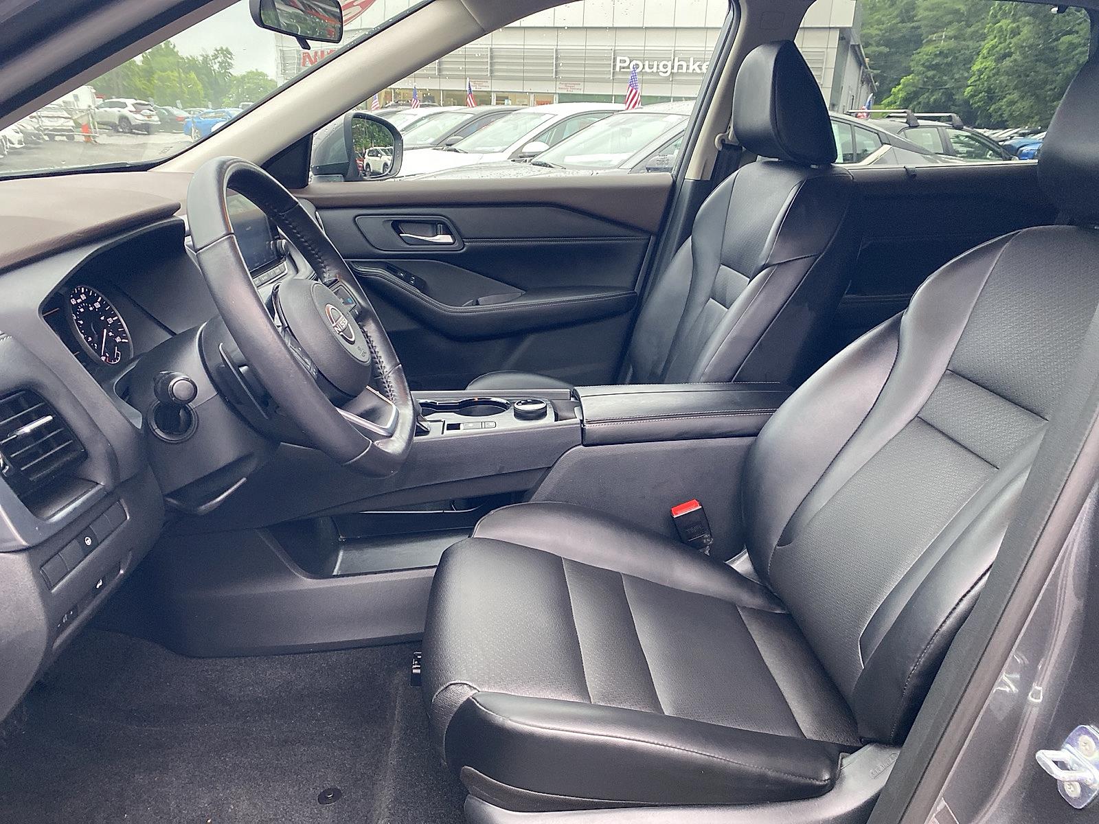 Vehicle image 11 of 26