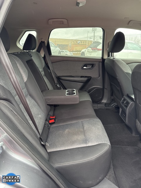 Vehicle image 17 of 35