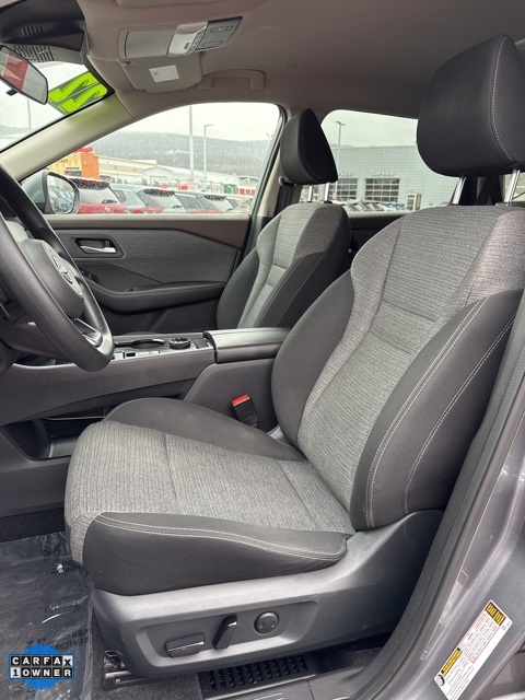 Vehicle image 10 of 35