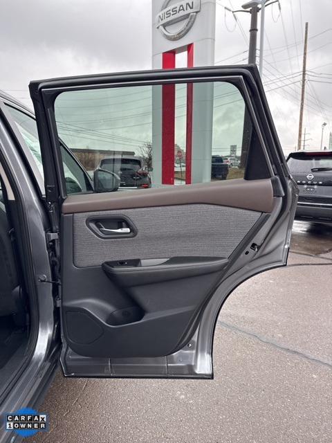 Vehicle image 19 of 35