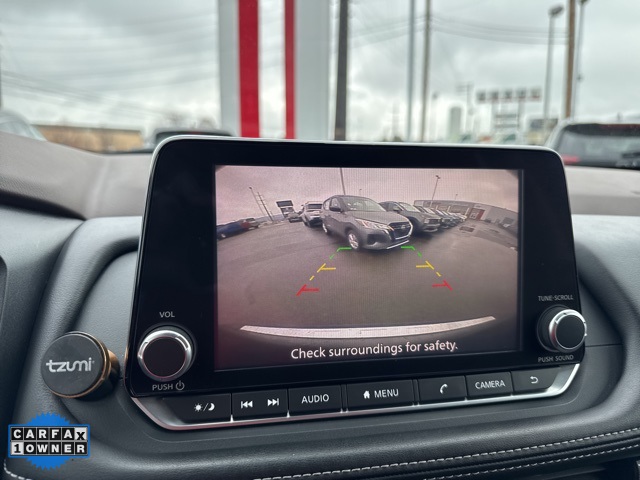 Vehicle image 24 of 35