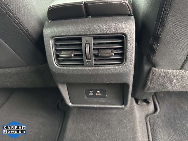 Vehicle image 18 of 35