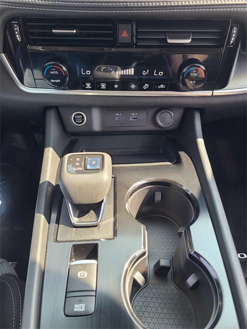 Vehicle image 29 of 40