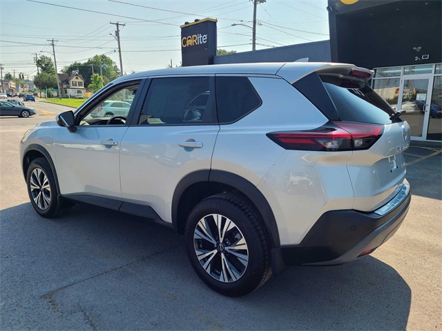 Vehicle image 9 of 40