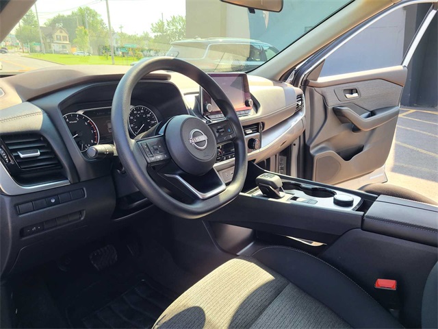 Vehicle image 13 of 40