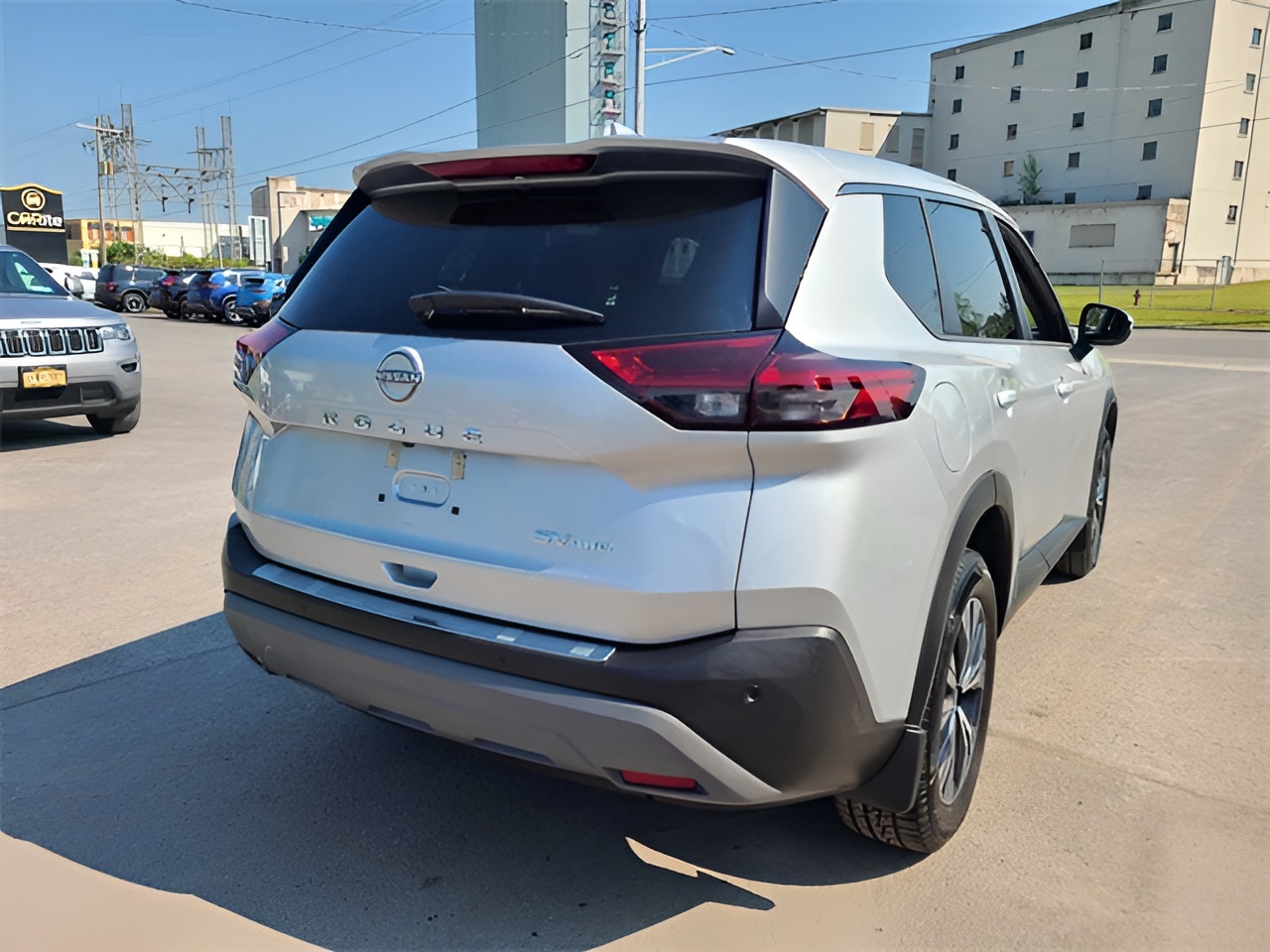 Vehicle image 37 of 40