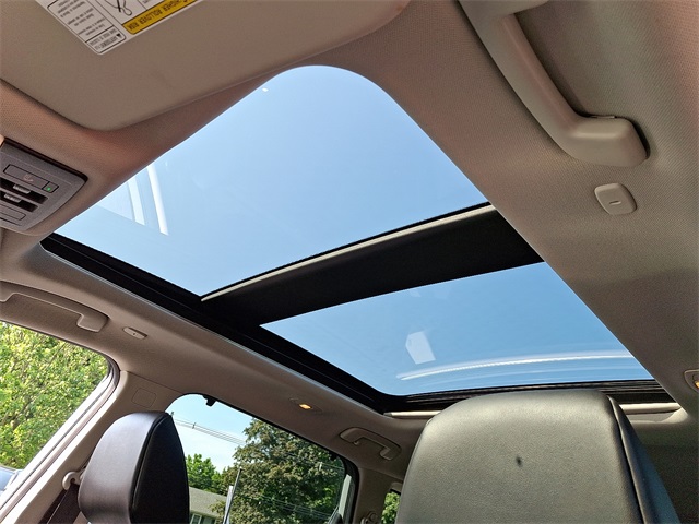 Vehicle image 13 of 31