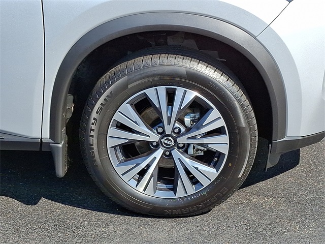 Vehicle image 8 of 31