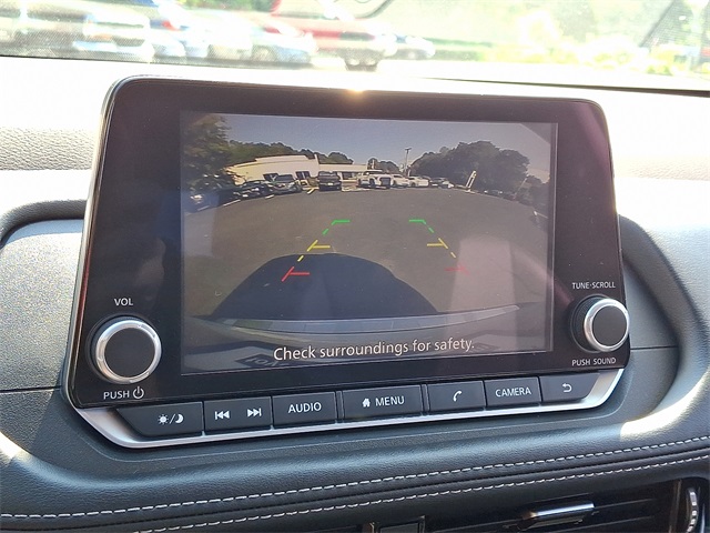 Vehicle image 17 of 31