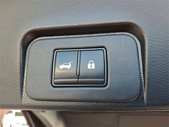 Vehicle image 22 of 31
